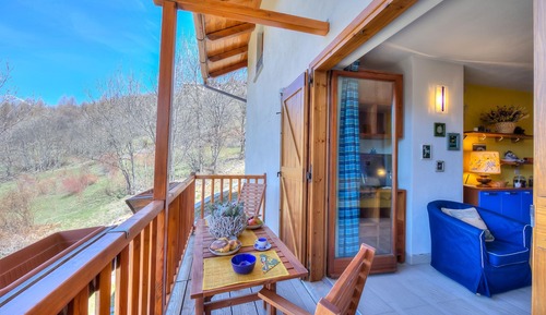 Family Apartment, 1 Bedroom (Rebecca's House (few steps from)