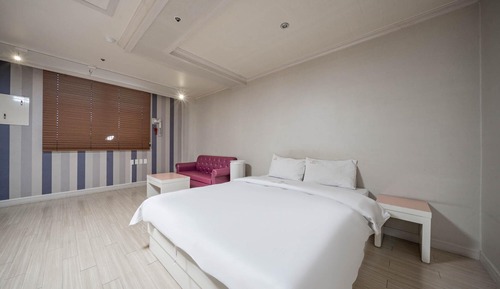 Room (Standard (Netflix))