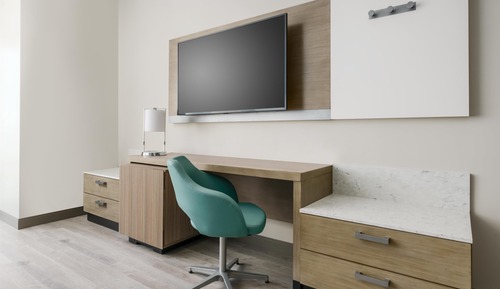 Deluxe Room, Multiple Beds, Balcony (Gulf View, High Floor)