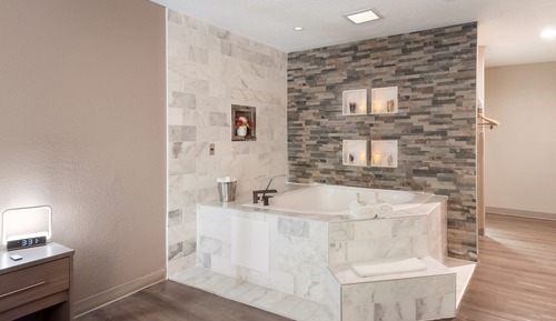 Superior Room, 1 King Bed, Non Smoking, Jetted Tub