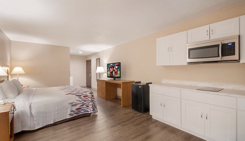 Superior Room, 1 King Bed, Non Smoking, Kitchenette