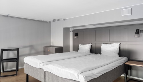 Studio (Loft, 2 Twin Beds)