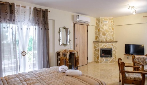 Traditional Studio, Sea View