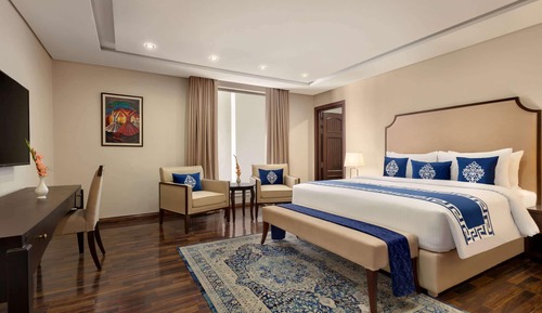 Junior Suite, 1 King Bed, Smoking