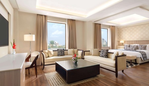 Junior Suite, 1 King Bed, Non Smoking