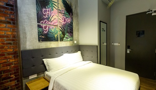 Double Room, No Windows