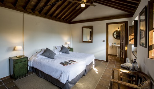 Standard Twin Room (The Brambles)