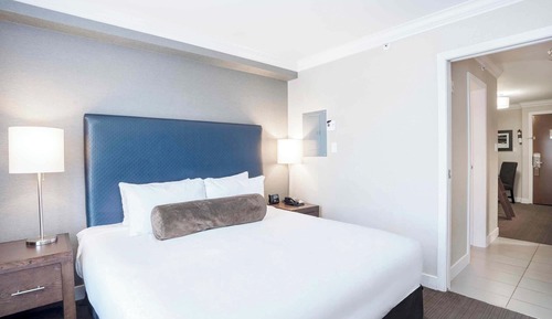 Family Suite, Kitchenette (1 King Bed, 2 Single Beds)