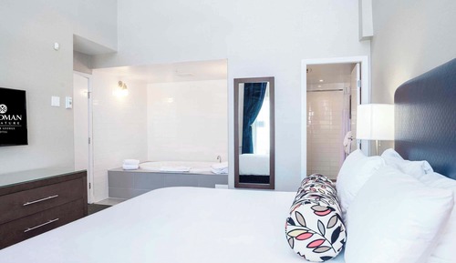 Suite, 1 King Bed, Kitchenette (Jacuzzi)
