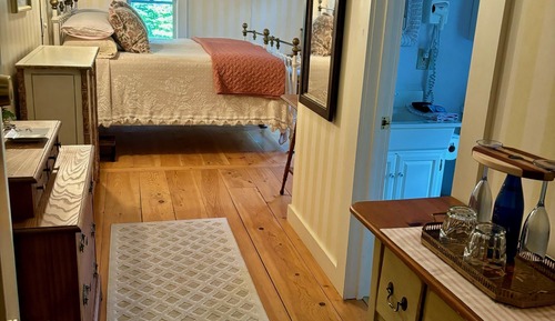Deluxe Double Room, Ensuite (Room 9)