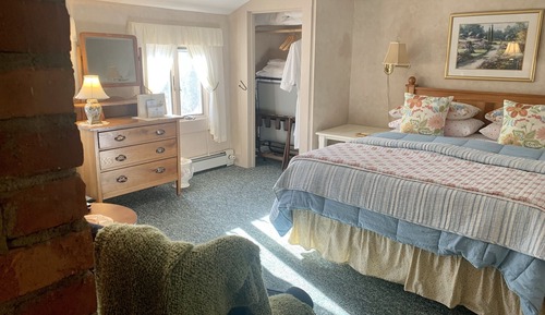 Deluxe Double Room, Ensuite, Mountain View (Room 7)