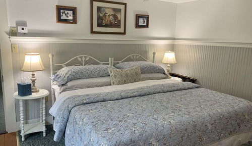 Deluxe Double Room, Ensuite, Mountain View (Room 1)
