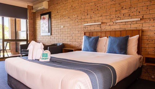 Deluxe Room, 1 Queen Bed, Balcony, River View