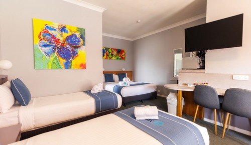 Standard Room, Multiple Beds, Pool Access