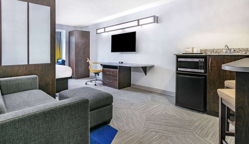 Studio Suite, 1 Queen Bed, Non Smoking
