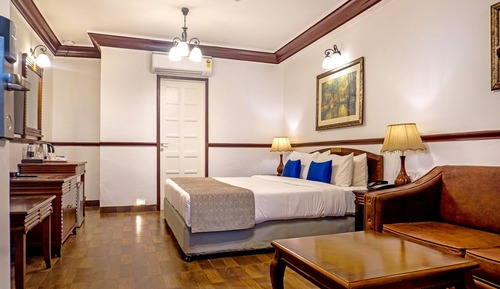 Premier Room