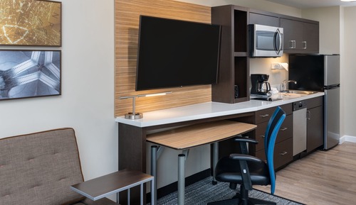 Studio, 1 King Bed with Sofa bed (Mobility/Hearing Accessible, Tub)