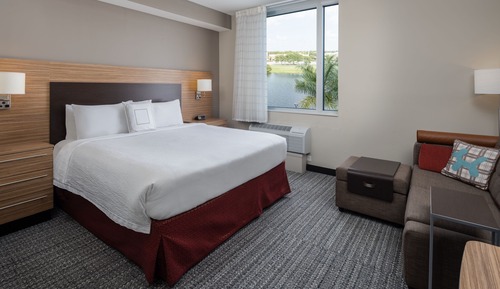 Studio, 1 King Bed with Sofa bed (Mobility Accessible, Tub)