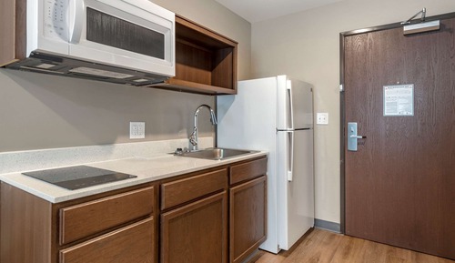 Standard Room, 1 Queen Bed, Non Smoking (Sofa)