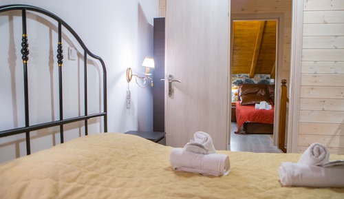 Family Duplex, Mountain View (Split Level)