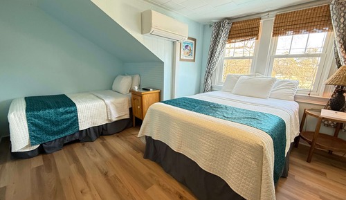 Room 13 - Shore Break Room