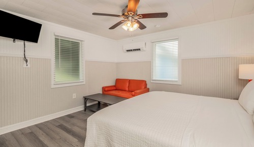 Room 3 - King Deluxe