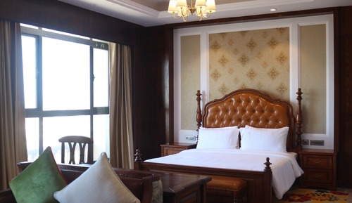 Executive King Suite with Temple View
