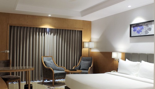 Deluxe Queen Room