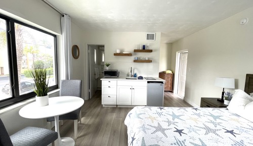 Standard Studio, 1 Queen Bed, Kitchenette
