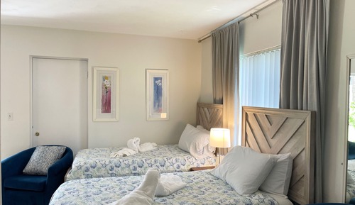 Studio Suite, Multiple Beds, Kitchen