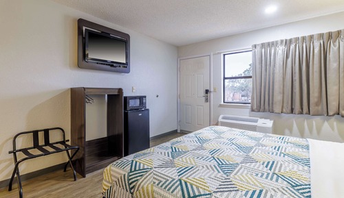 Standard Room, 1 King Bed, Non Smoking