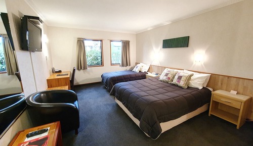 Basic Studio, Multiple Beds