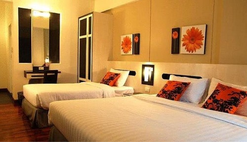 Trio Room