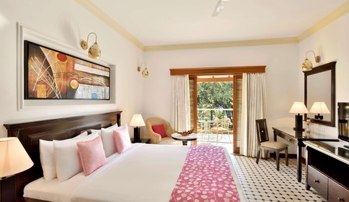 Premium Room with Balcony and Garden View ( Villas )