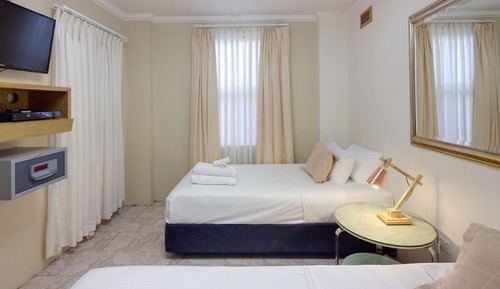 Budget Twin Room, Shared Bathroom