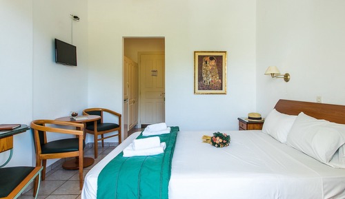 Single Room, Mountain View