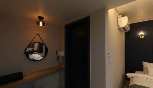 Suite (Styler Steam Clothing Care System)