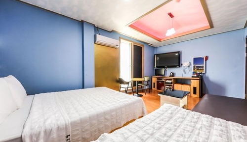 Premium Taxi (Netflix, Ocean View, Massage Chair)