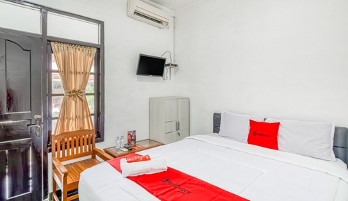 Double Room (Reddoorz)