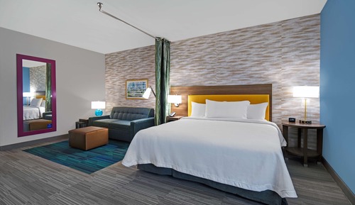 Studio, 1 King Bed, Accessible (Hearing)