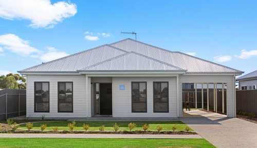 Deluxe 3 Bedroom House - Sleeps 8