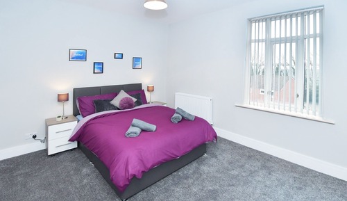 Superior Double Room, Shared Bathroom (With TV)