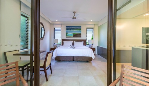 King Spa Studio Pool View 266