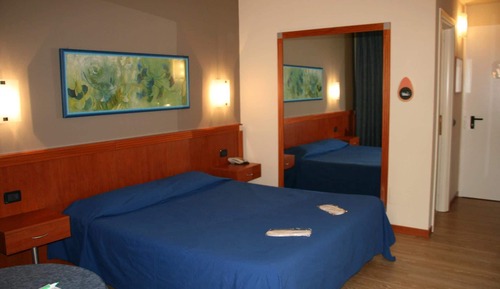 Standard Triple Room, Garden View
