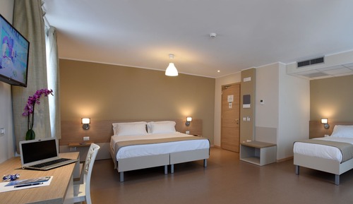 Deluxe Triple Room
