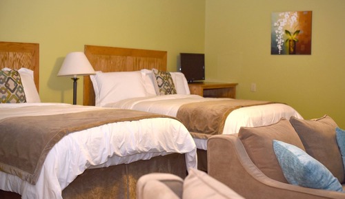 Suite, 2 Queen Beds, Refrigerator & Microwave