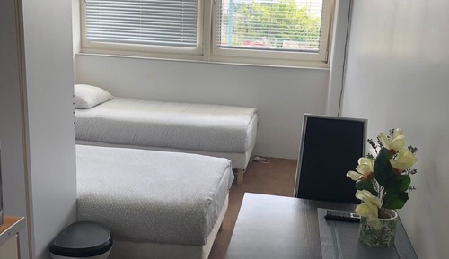 Studio, 2 single beds