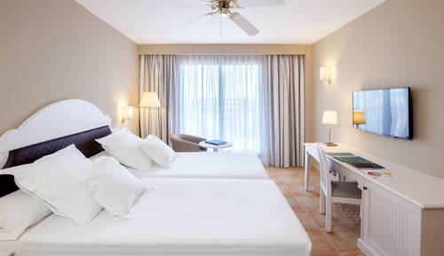 Room (Family Double Adjoining)