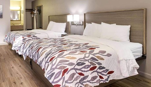 Room, 2 Queen Beds, Accessible, Non Smoking (Mobility, Bathtub w/ Grab Bars)