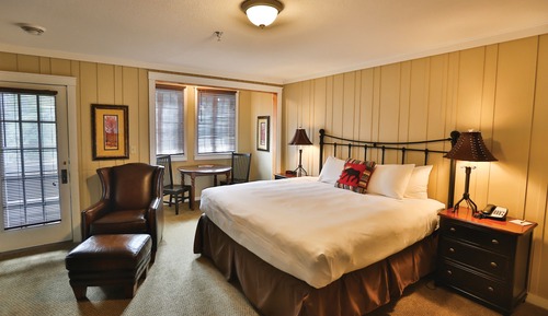 Standard Room, 1 King Bed (Studio Lodge Room)